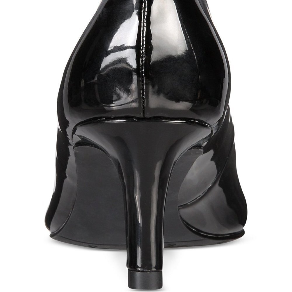 W352 Easy Street Black Patent Pointe Pumps - 6 M - Picture 3 of 5